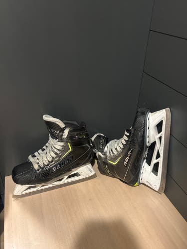 2024 Bauer Elite Hockey Goalie Skates Regular Width 6.5 (Used)