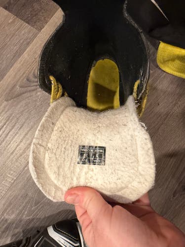 CCM Hockey Skates Size 5 (Used)
