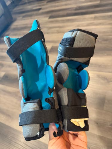 Youth Large Nike Elbow Pads (Used)