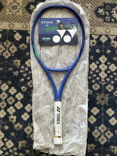 Brand New YONEX EZONE Tennis Racquet 98 sq in v8 305g