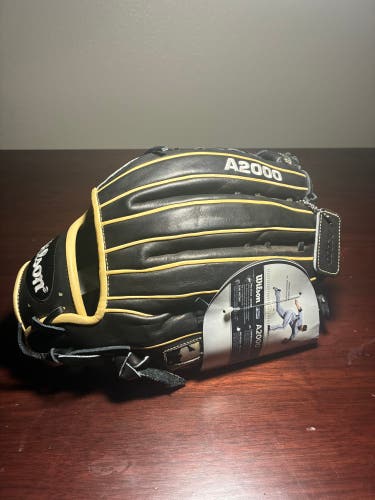 Wilson A2000 LHT brand NEW with TAGS and KEYCHAIN Outfield Baseball Glove 12.5" (New)