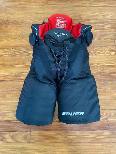 Senior Small Bauer Vapor APX2 Hockey Pants (Used)