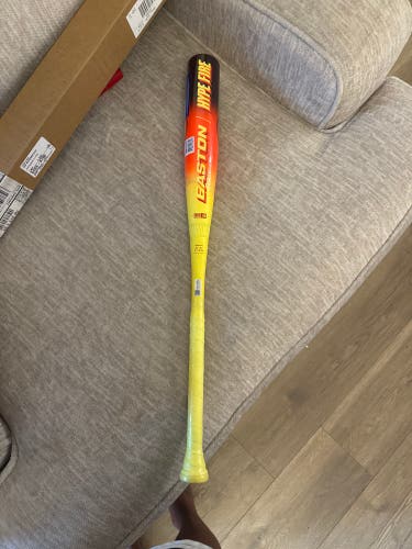 2026 Easton Hype Fire Composite BBCOR Certified Bat (-3) 27 oz 30" (New)