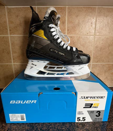 Bauer Supreme 3S Pro Intermediate Hockey Skates Extra Wide Width Size 5.5 (Used)