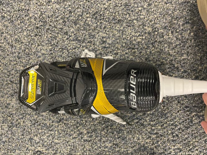 Black/Yellow 2020 Bauer Supreme Ultrasonic Hockey Skates Regular Width 8 (New)