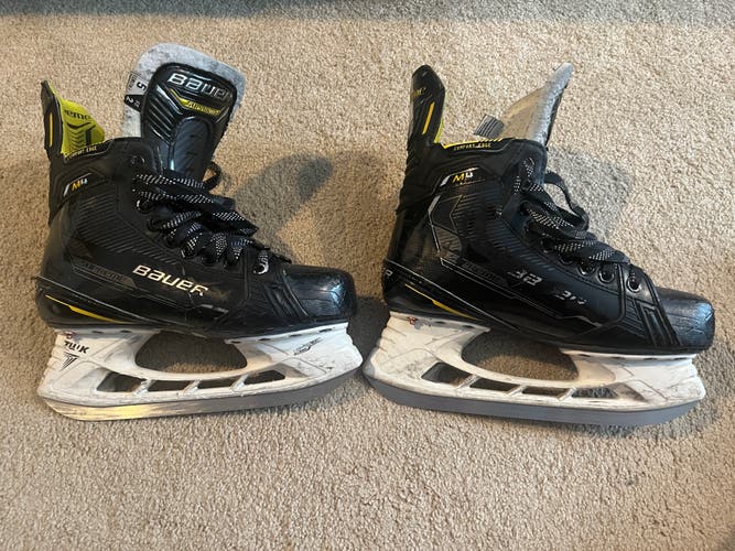 Bauer Supreme M4 Hockey Skates Regular Width Size 5 (Used)