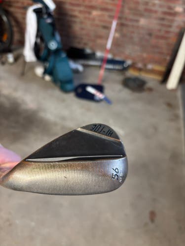 Men's TaylorMade Hi-Toe 4 Right Handed Wedge 56 Degree Steel Shaft Dynamic gold steel shaft (used)