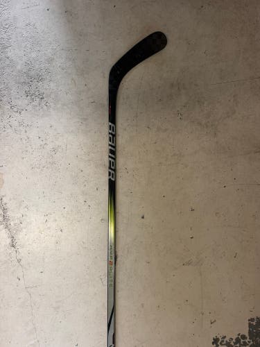 Intermediate Bauer Vapor Hyperlite 2 Right Handed Hockey Stick P92 55 Flex (Used)
