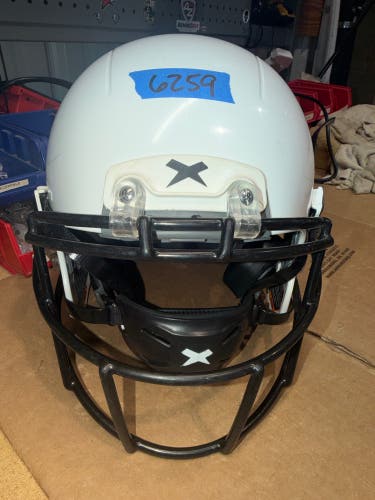 USED XENITH X2E+ ADULT FOOTBALL HELMET - XL - WHITE