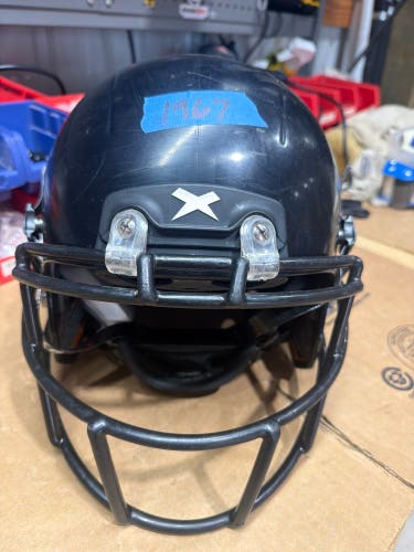 USED XENITH X2E+ YOUTH FOOTBALL HELMET - MEDIUM - BLACK