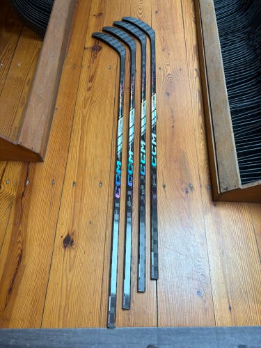 Senior CCM Tacks XF Pro Right Handed Hockey Stick Mid Pattern 90 Flex (New)