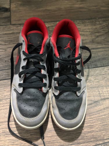 Red Unisex 6Y (Big Kids / Youth) Youth Air Jordan 1 Mid Shoes (Used)