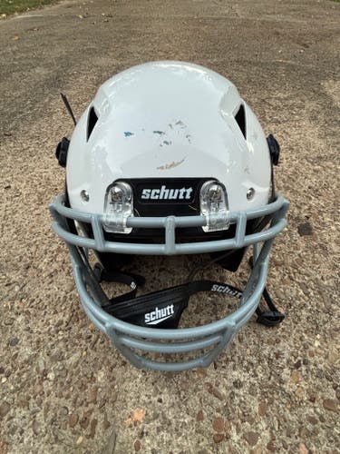 White Youth Large Schutt Vengeance A11 2.0 Helmet (Used)