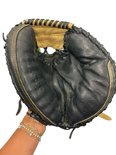 Used All Star FUTURE STAR BB/SB Catchers RH Throw Black 31 1/2" 11682-S000140288