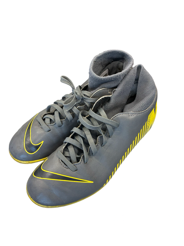 Used Nike Soccer Cleats Grey Senior 5.5 11682-S000140016