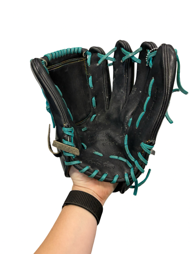 Used 44 PRO SIGNATURE BB/SB Glove RH Throw Black 12" 11682-S000140053