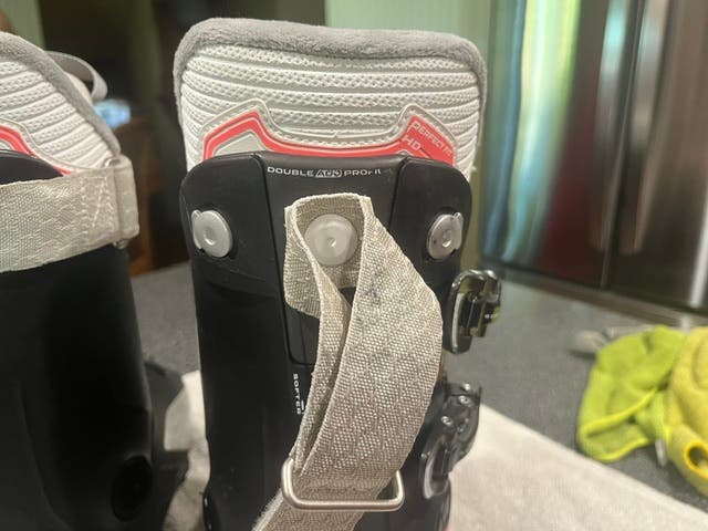 Mondo 26 & 26.5 Women's HEAD All Mountain Edge LYT 90 Ski Boots Soft Flex (Used)