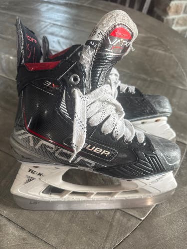2021 Bauer Vapor 3X Hockey Skates Size 4.5 (Used)