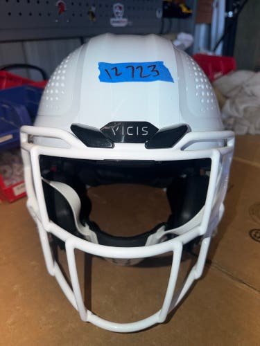 USED VICIS02 ADULT FOOTBALL HELMET - MEDIUM - METALLIC WHITE