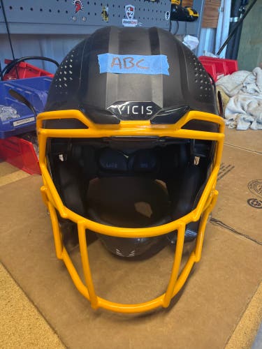 USED VICIS02 ADULT FOOTBALL HELMET - MEDIUM - FLAT BLACK