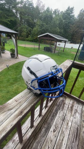 White Adult Medium Schutt F7 2.0 Helmet (Used)