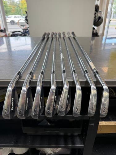 Cleveland Right Handed Iron Set (Used)