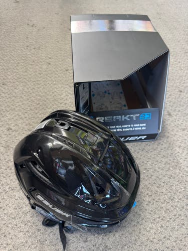 Large Bauer RE-AKT 3D Helmet (New) Black
