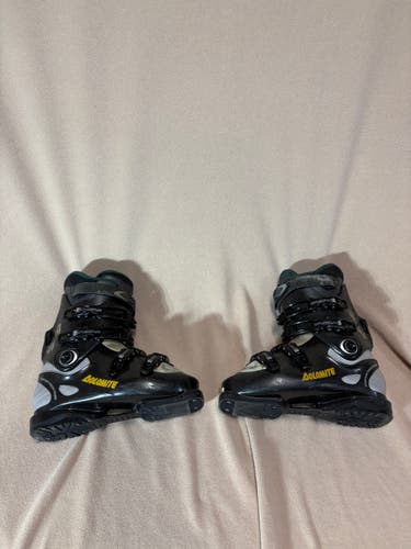 Mondo 26 & 26.5 Unisex Dolomite All Mountain Epix Ski Boots (Used)