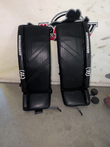 31" Warrior Ritual G6 E+ Goalie Leg Pads (Used)
