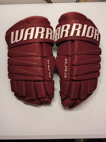Warrior Alpha Junior Ice Hockey Gloves 11in Padded AxyFlex Thumb Red