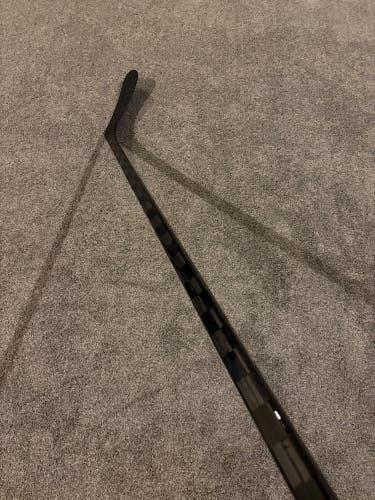 BLACKOUT flylite hockey stick, p92 righty 70 flex