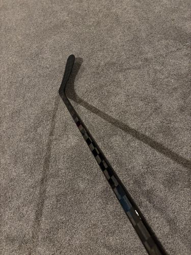 BLACKOUT flylite hockey stick p92 righty 65 flex