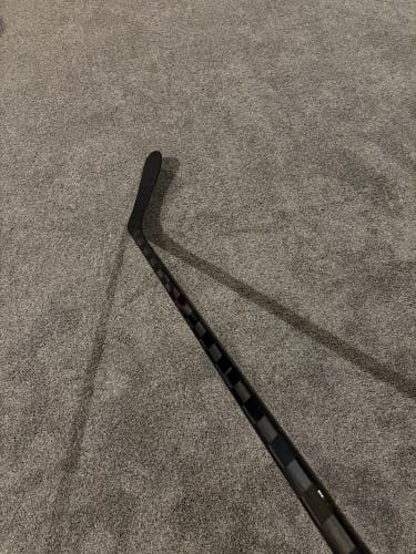 BLACKOUT flylite hockey stick, p92 righty 55 flex