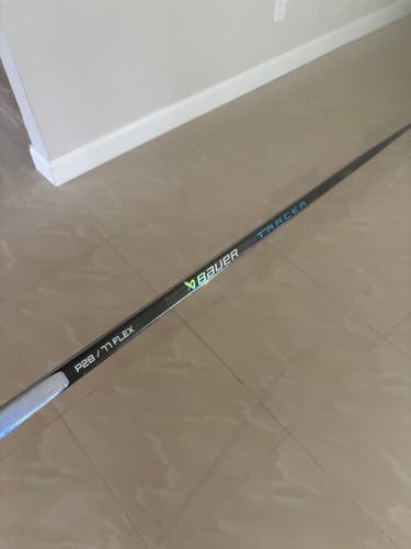 Senior Bauer Nexus Tracer Right Handed Hockey Stick P28 77 Flex (New)