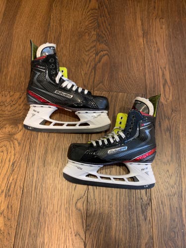 Bauer Vapor XVelocity Hockey Skates Regular Width 6.5 (Used)