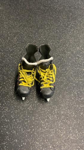 CCM (Used) Youth Intermediate Hockey Skates