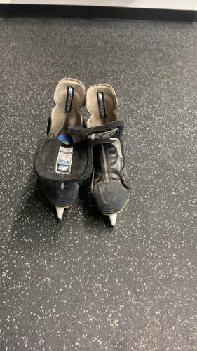 Nike Used Junior Size 5 Hockey Skates