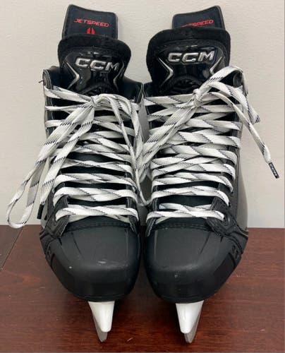 2026 CCM JetSpeed FT880 Hockey Skates Regular Width Size 5.5 (Used)