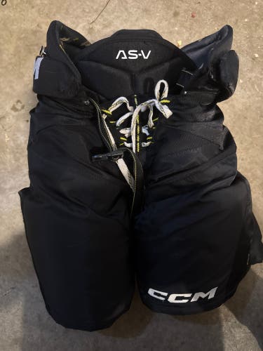 Men's Senior Medium CCM Tacks AS-V Hockey Pants (Used)