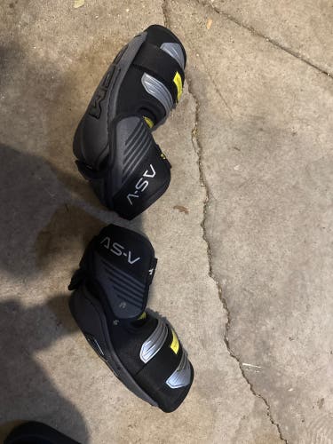 Senior Medium CCM Tacks AS-V Elbow Pads (Used)