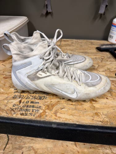 White Men's Size M 11.0 (W 12.0) Adult Nike Alpha Huarache 8 Elite Mid Top Molded Cleats (Used)