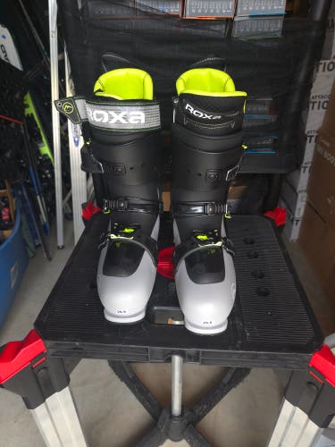 NEW - Roxa Element 120 Ski Boots - Stiff Flex - Mondo 29/29.5