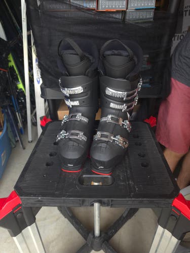 NEW - Atomic Hawx Magna R Ski Boots - Soft Flex - Mondo 29/29.5