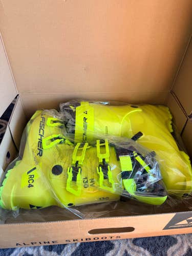 Brand New! 2025 Fischer RC4 130 HV VAC Size-27.5 Flex 130