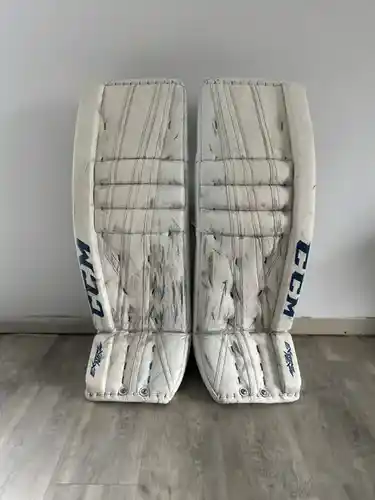 36" CCM Pro Stock Extreme Flex II Goalie Leg Pads