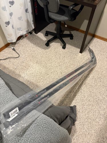 (2 pack) Senior True HZRDUS Smoke Right Handed Hockey Stick TC4 75 Flex (New)