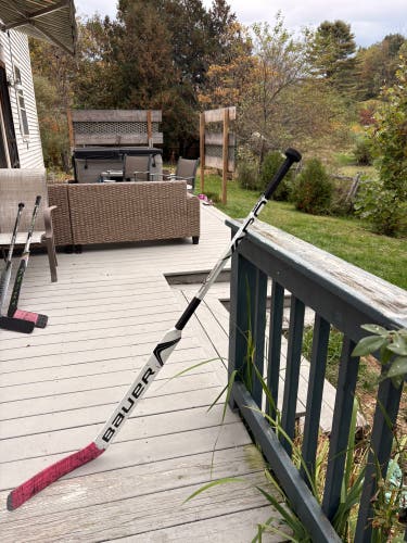 Intermediate Bauer Vapor X900 Full Right Goalie Stick 23" Paddle (Used)