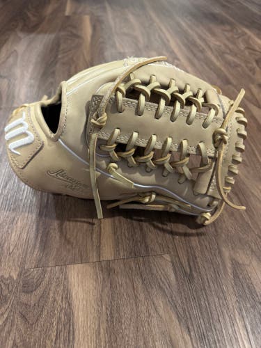 Marucci Ascension RHT Infield Baseball Glove 11.5" (Used)