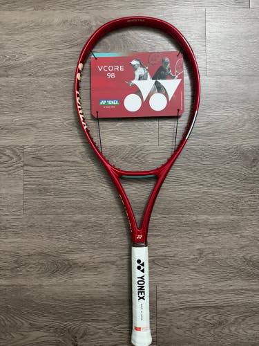 Yonex Vcore 98 | Gripsize 4 1/4 | NWT
