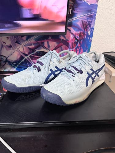 Women's Size M 10.0 (W 11.0) Asics Tennis Shoes (Used)